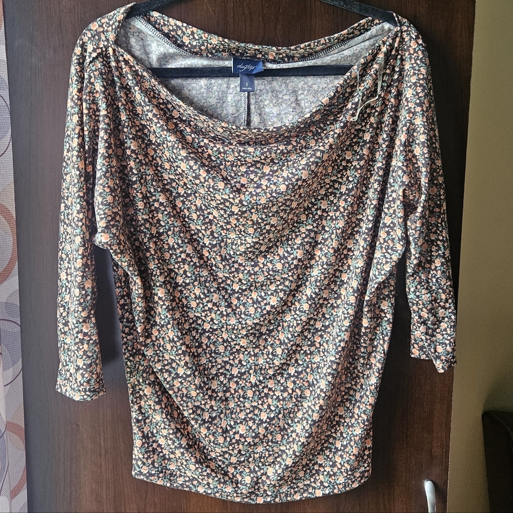 Daytrip Floral Blouse - Black and Pink